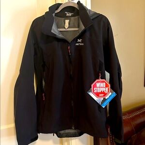 NWT Arcteryx Jacket Womens Extra Large Bumbleberry Venta SV Windstopper Gore